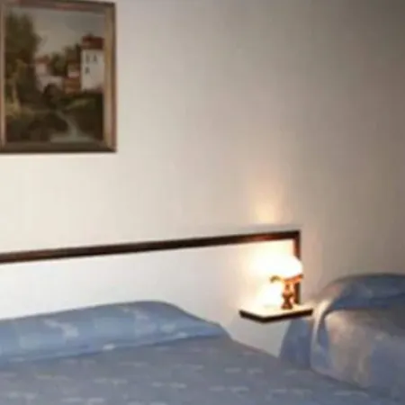 أفنير 2* باريس