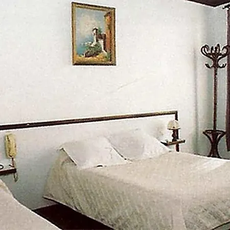 Hotel Avenir 2*
