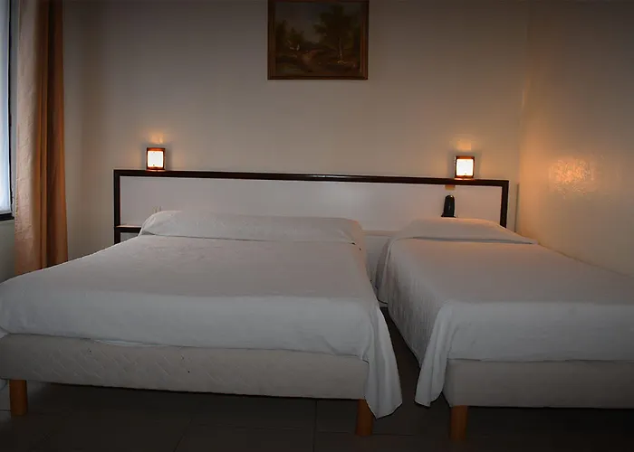 アヴェニール 2* パリ