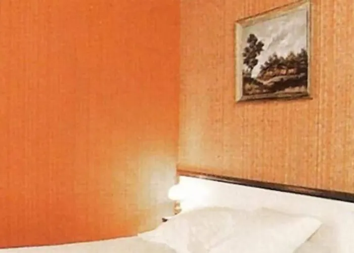 アヴェニール ホテル 2*