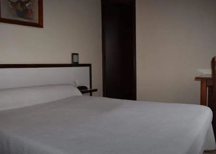 アヴェニール 2* パリ